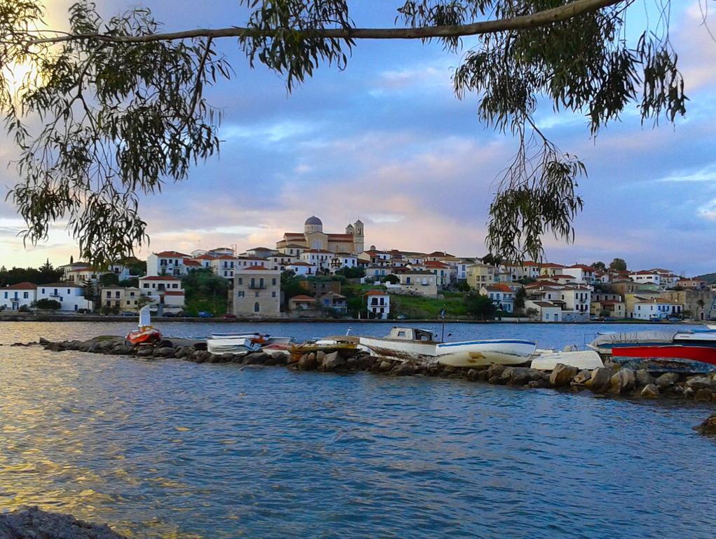 To Spitaki Apartments Galaxidi Luaran gambar